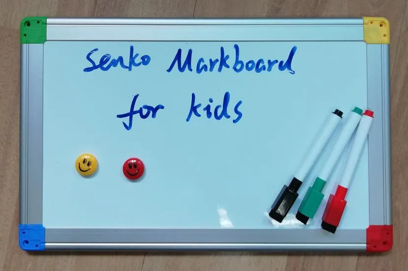 Children Used Small Whiteboard for Writing and Playing with Magnets 20X30cm