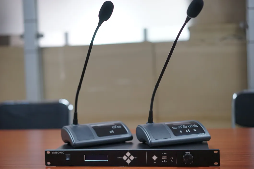 Wireless Digital Discussion Conference System Microphone with 5g WiFi Chairman Delegate Unit